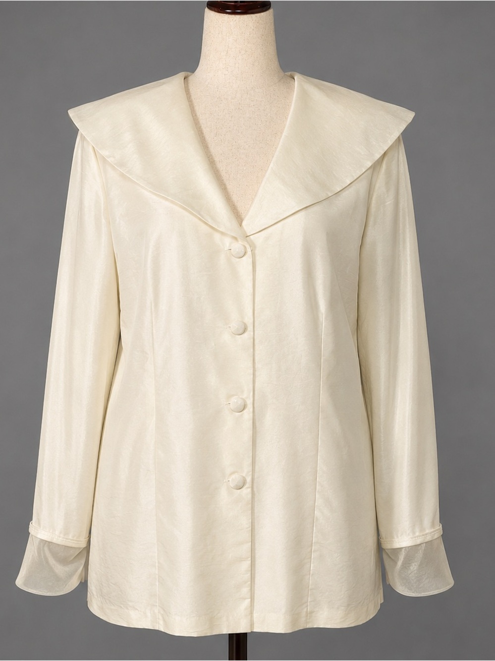 Giorgio Fiorlini cream blouse w translucent collar and cuffs.  Cottagecore 18